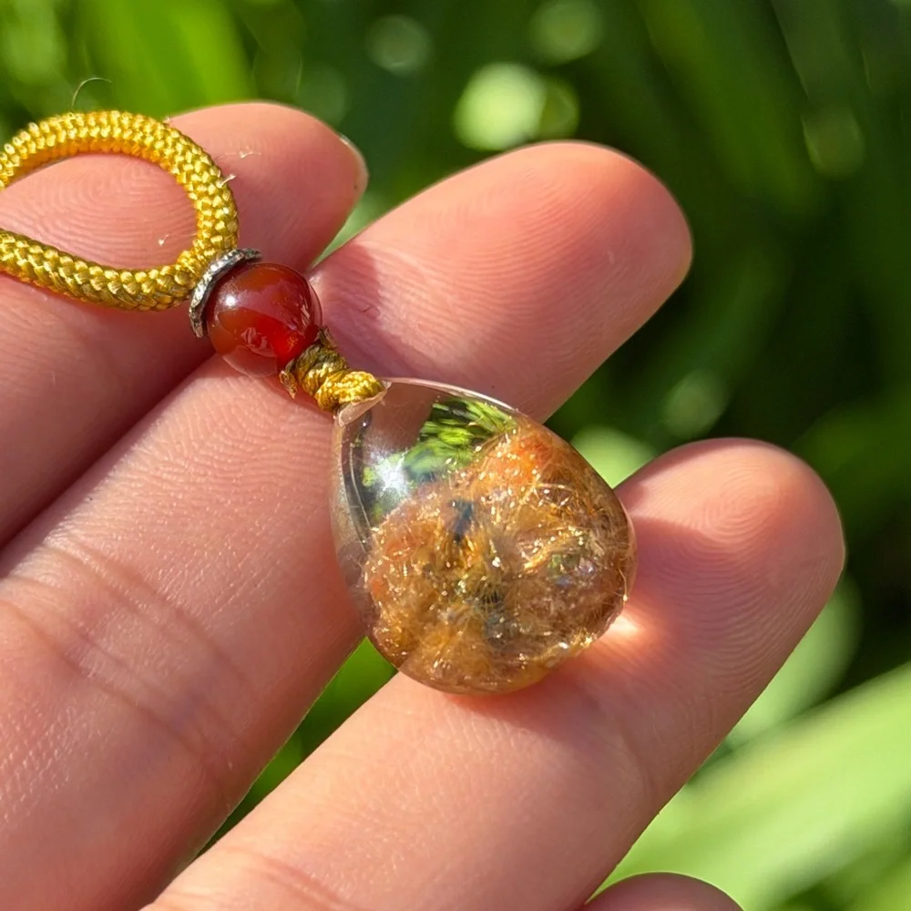 Small high quality gold rutilated quartz necklace 0698‎